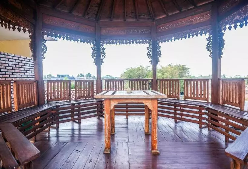 Hotelli Urbanview Syariah Wisma Wongso Borobudur