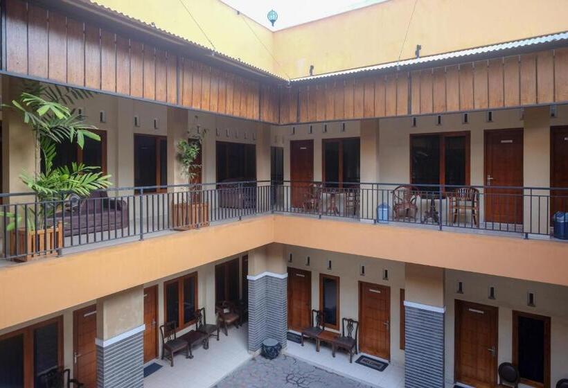 Hôtel Urbanview Syariah Wisma Wongso Borobudur