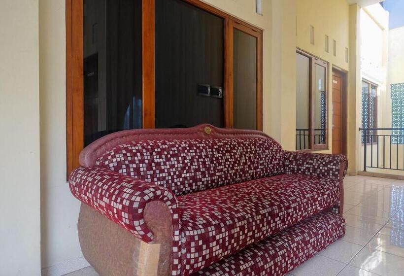 Hôtel Urbanview Syariah Wisma Wongso Borobudur