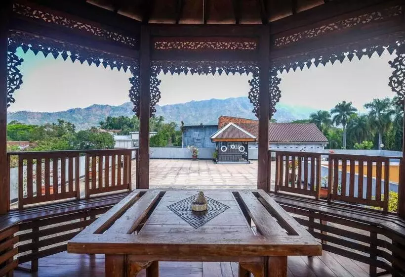 Hotelli Urbanview Syariah Wisma Wongso Borobudur