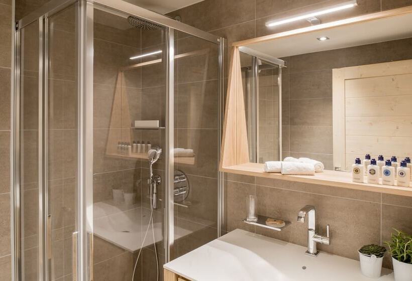 Mammoth Lodge Apartment T4 D03