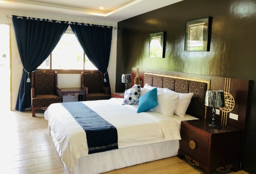 호텔 Marand Beach Resort