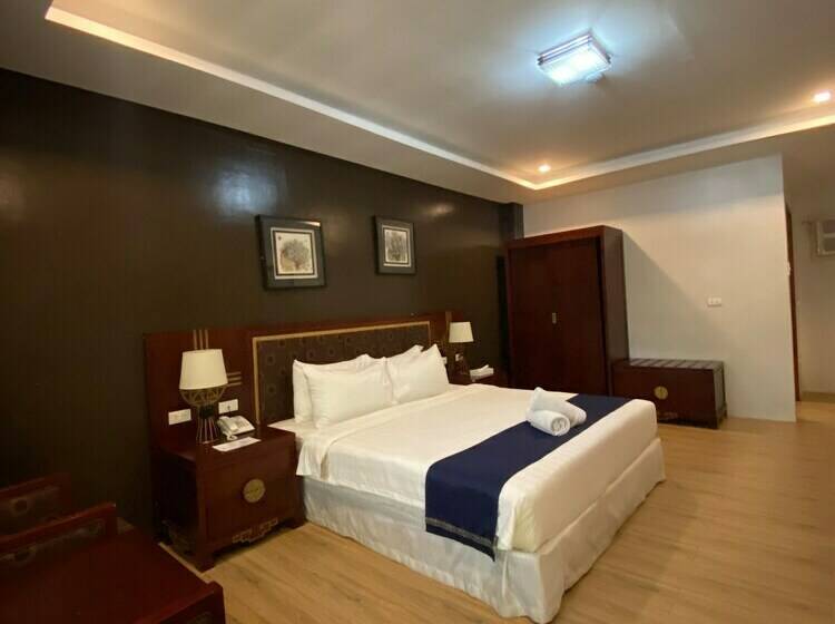 호텔 Marand Beach Resort