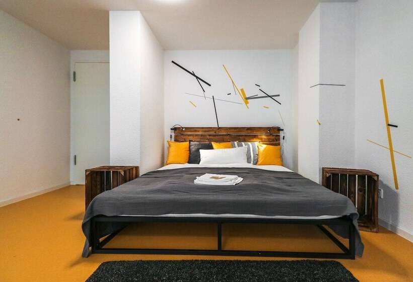 Nice And Clean Hostel Room For 3 2c