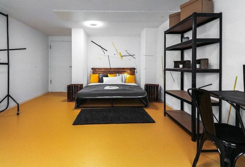 Nice And Clean Hostel Room For 3 2c