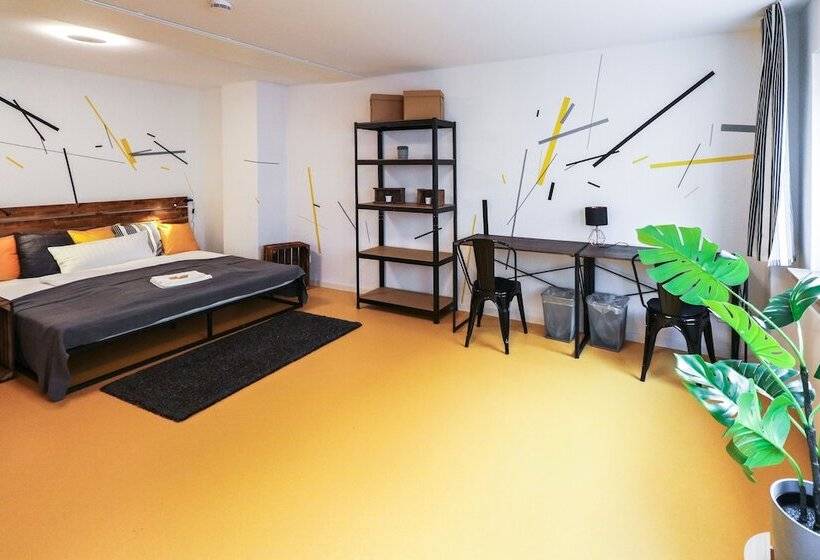 Nice And Clean Hostel Room For 3 2c