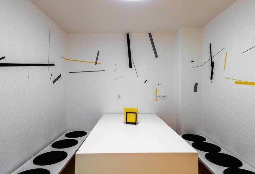 Nice And Clean Hostel Room For 3 2c