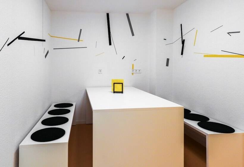 Nice And Clean Hostel Room For 3 2c