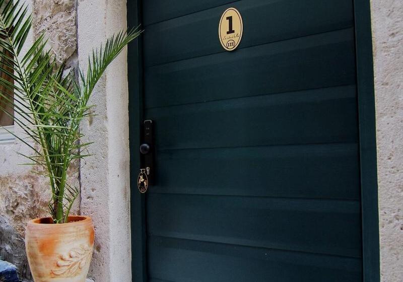 بنسيون La Vita E Bella Iii