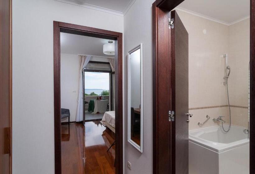 Panzió Luxury Rooms Near The Beach1