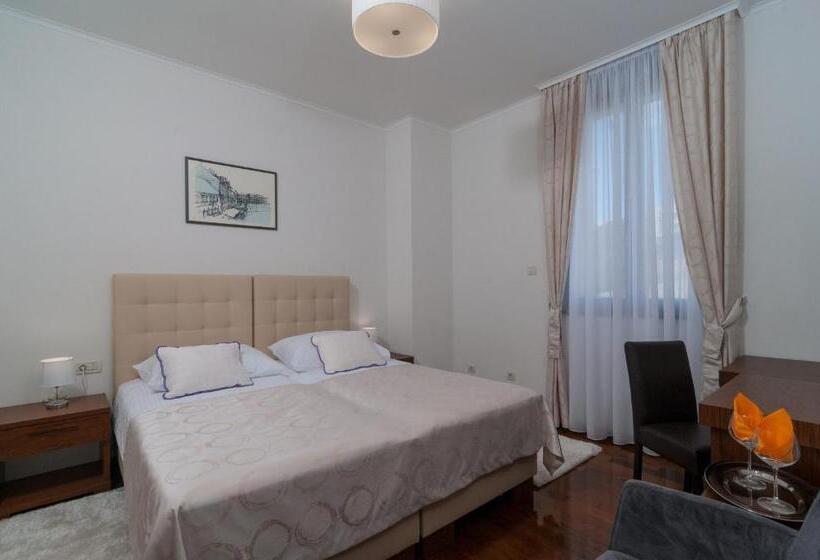 Panzió Luxury Rooms Near The Beach1