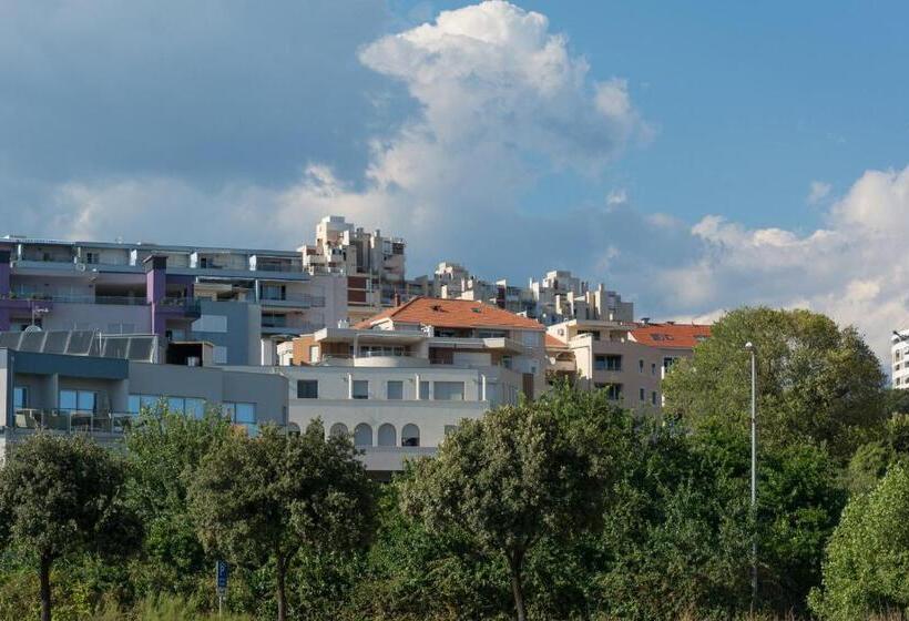 Panzió Luxury Rooms Near The Beach1