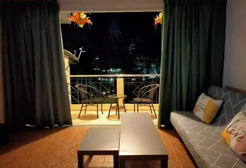 هتل Apartment Teluk Batik