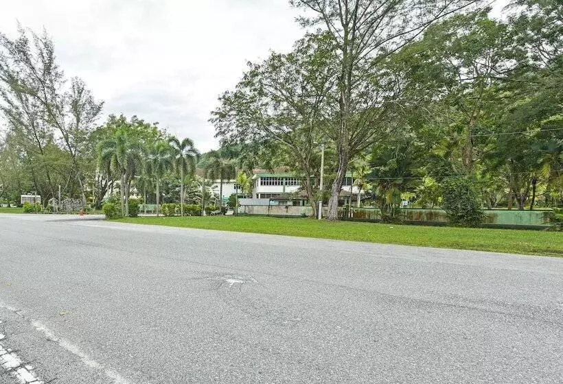 هتل Apartment Teluk Batik