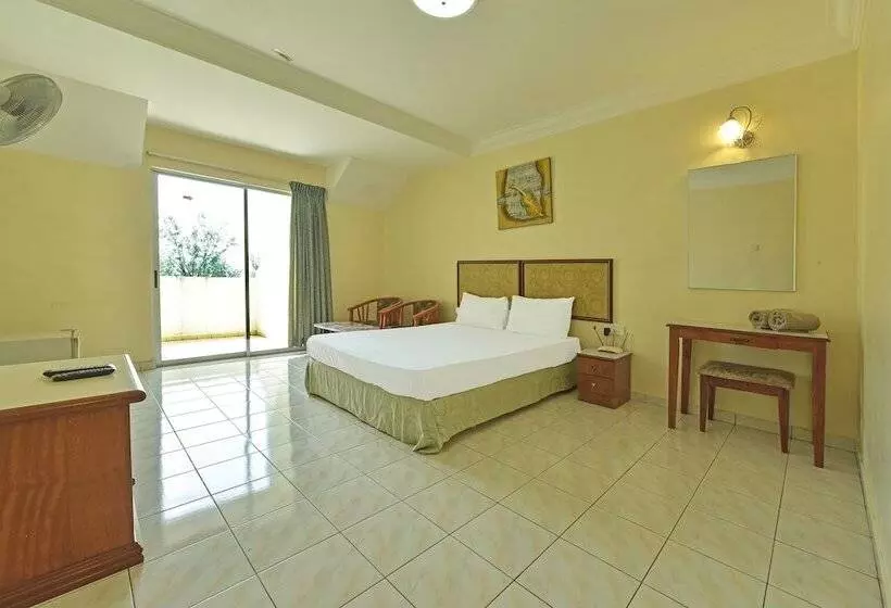 هتل Apartment Teluk Batik