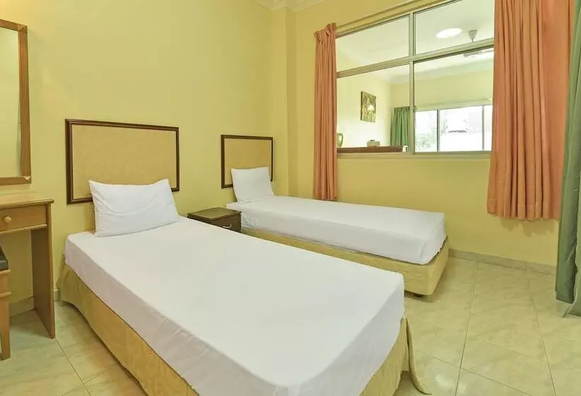 هتل Apartment Teluk Batik