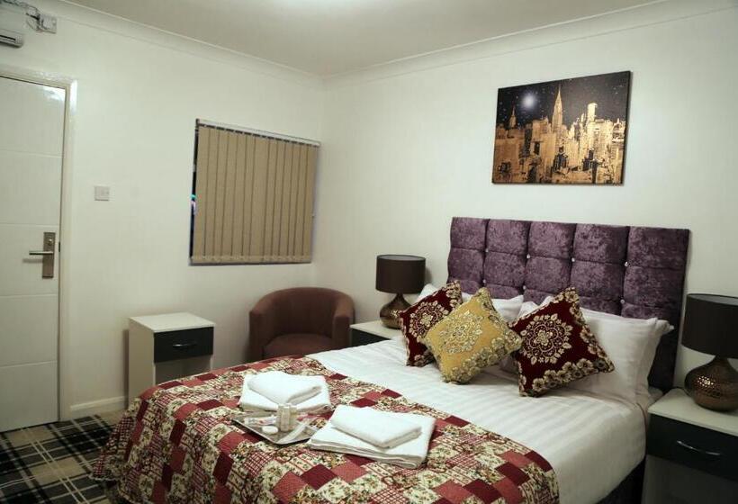 Отель Atz&h Inn