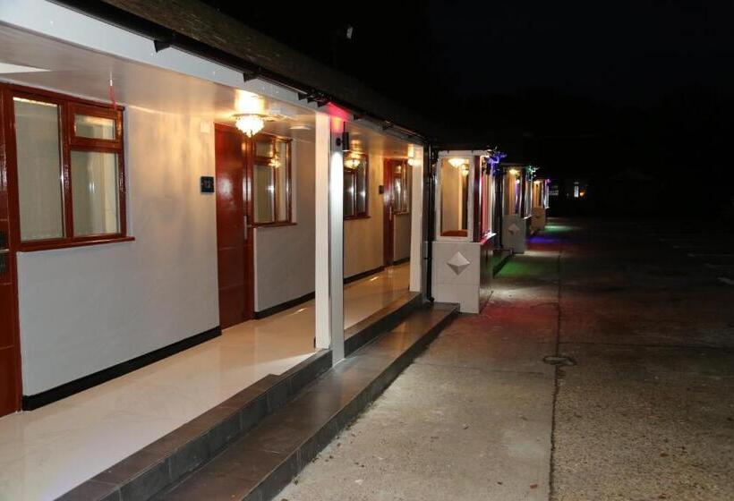 Отель Atz&h Inn