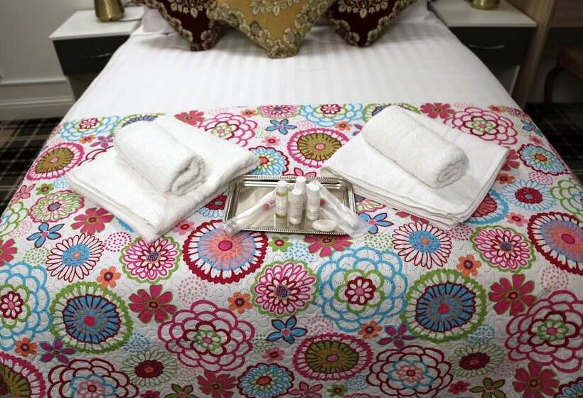 Отель Atz&h Inn