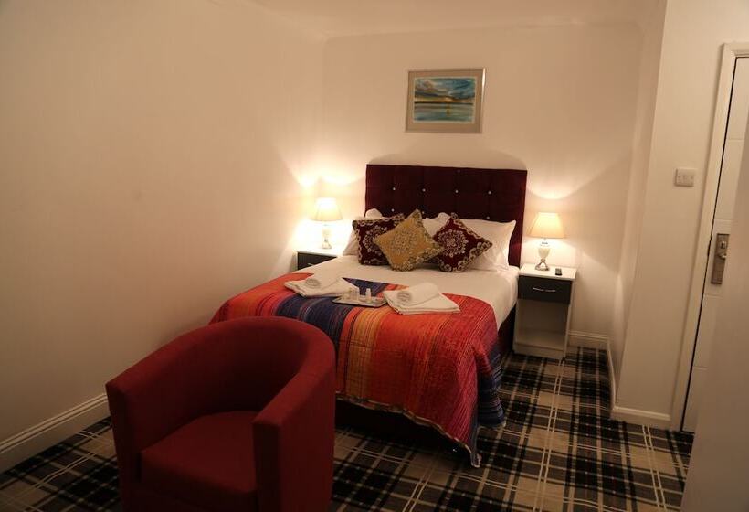 Отель Atz&h Inn