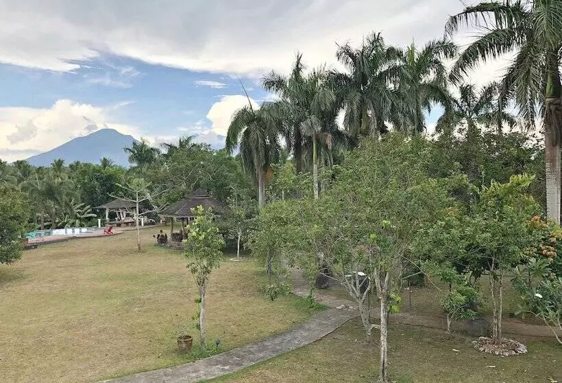 Hotelli Overlooking Lagoon At Sitio De Amor