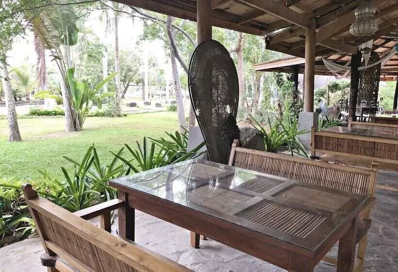 Hotelli Overlooking Lagoon At Sitio De Amor