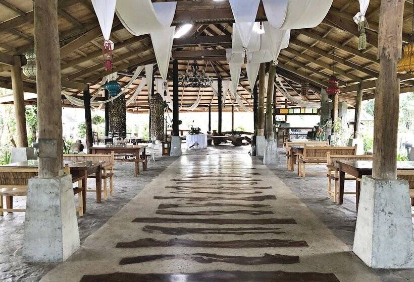 Hotel Overlooking Lagoon At Sitio De Amor