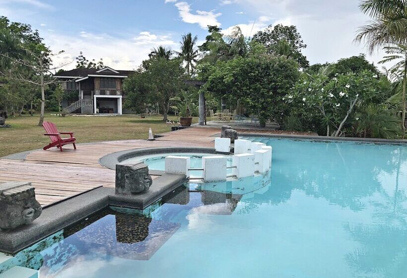 Hotel Overlooking Lagoon At Sitio De Amor