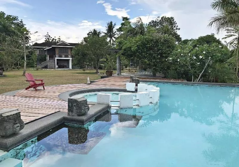 Hotelli Overlooking Lagoon At Sitio De Amor