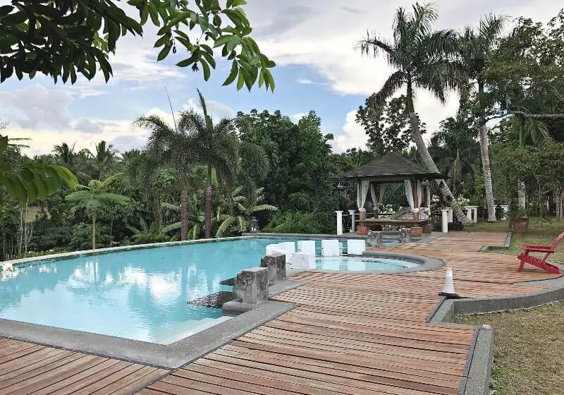 Hotelli Overlooking Lagoon At Sitio De Amor