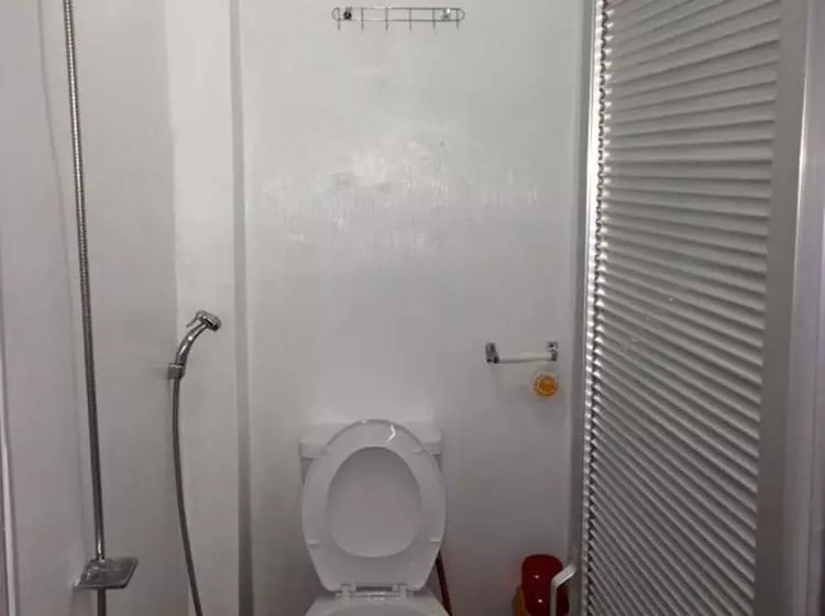 Ysraela Lodging House  Burgos  Hostel