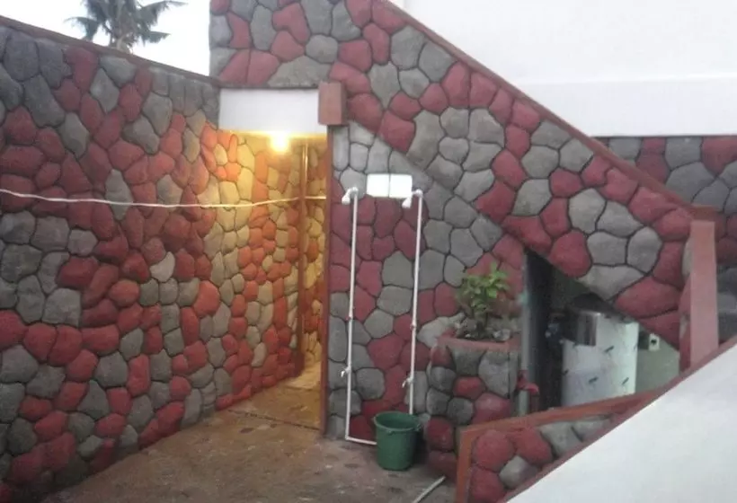 Ysraela Lodging House  Burgos  Hostel