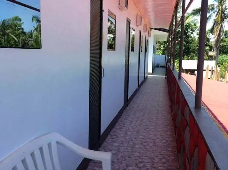 Ysraela Lodging House  Burgos  Hostel