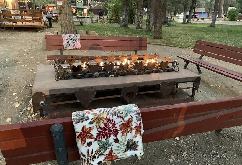 Grey Squirrel Resort