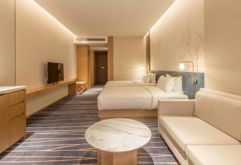 Отель Hilton Garden Inn Zibo Zhangdian