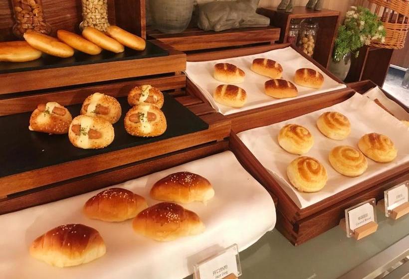 Отель Hilton Garden Inn Zibo Zhangdian