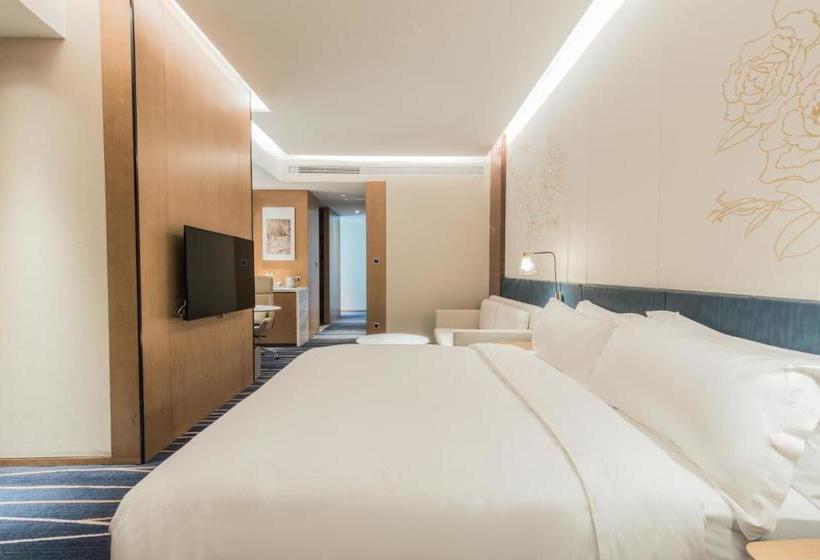 Отель Hilton Garden Inn Zibo Zhangdian