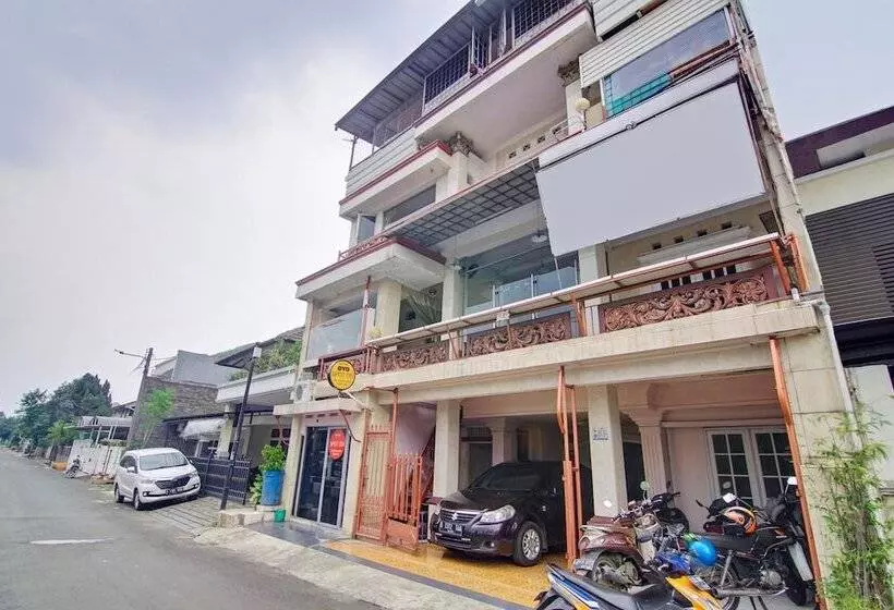 ホテル Spot On 90060 Jq Homestay Syariah