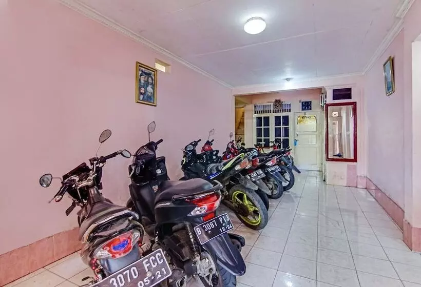 ホテル Spot On 90060 Jq Homestay Syariah