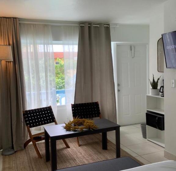 Motel Lauderdale Inn