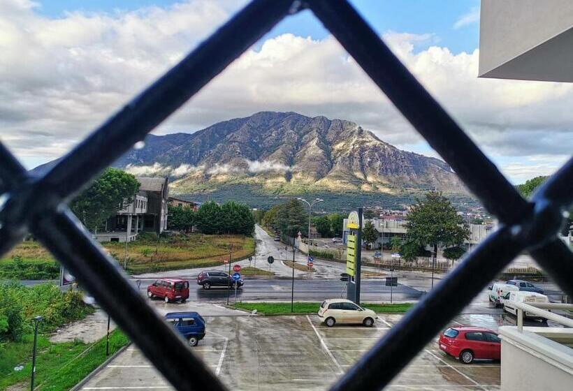 צימר Montesarchiorooms