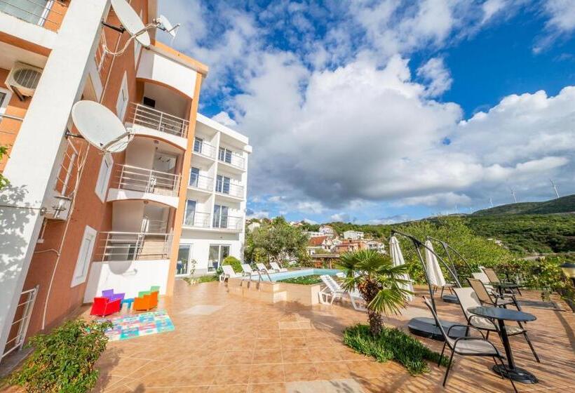 تختخواب و صبحانه Open Sky Apartments