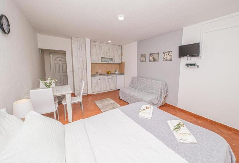 تختخواب و صبحانه Open Sky Apartments