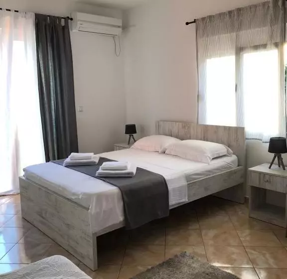 تختخواب و صبحانه Open Sky Apartments