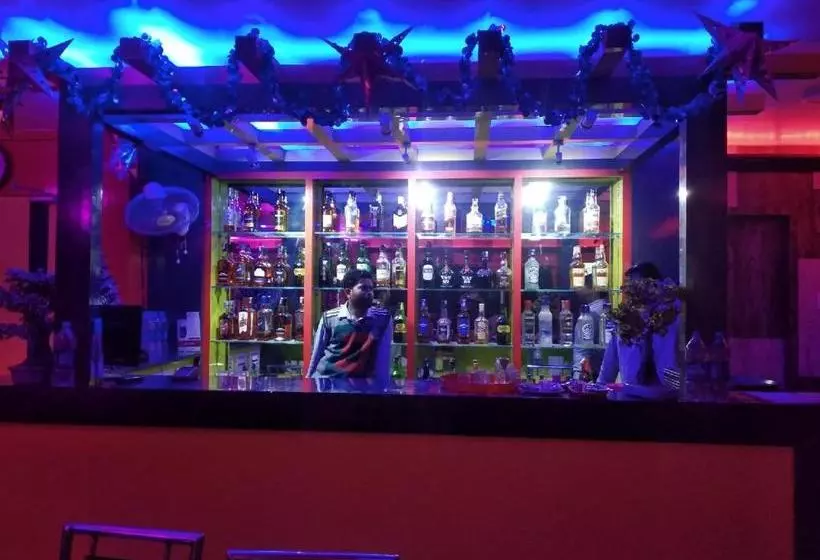 ホテル Indraprastha