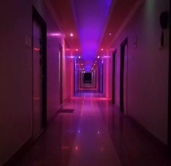 ホテル Indraprastha