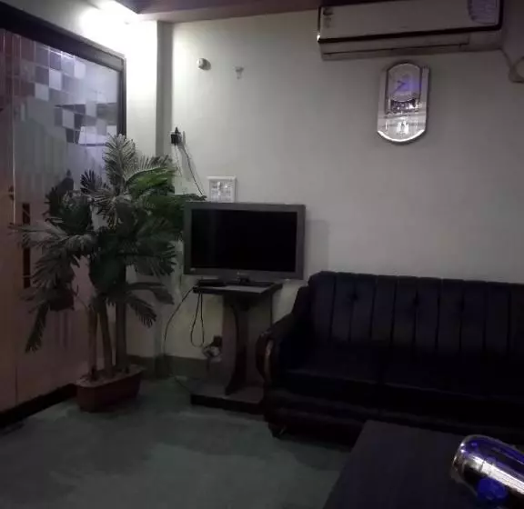 ホテル Indraprastha