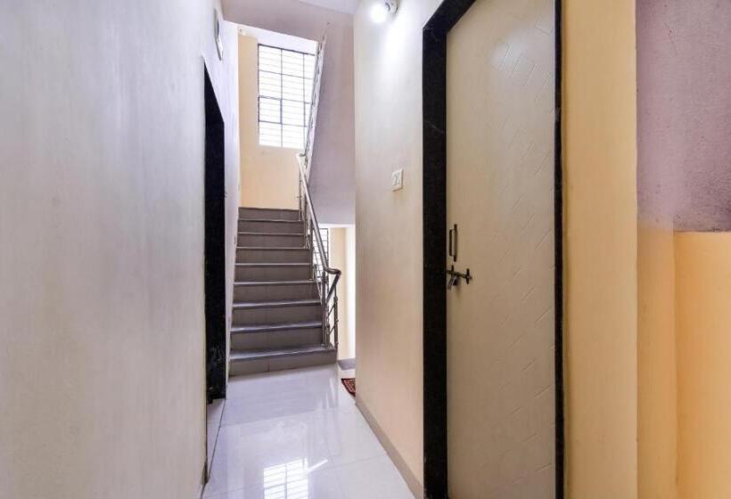 Отель Spot On 75702  Shivam And Food Court