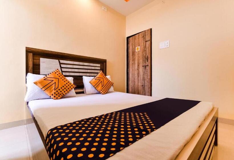 Отель Spot On 75702  Shivam And Food Court