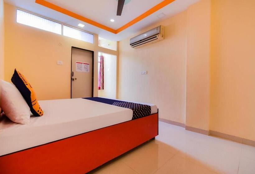 Отель Spot On 75702  Shivam And Food Court